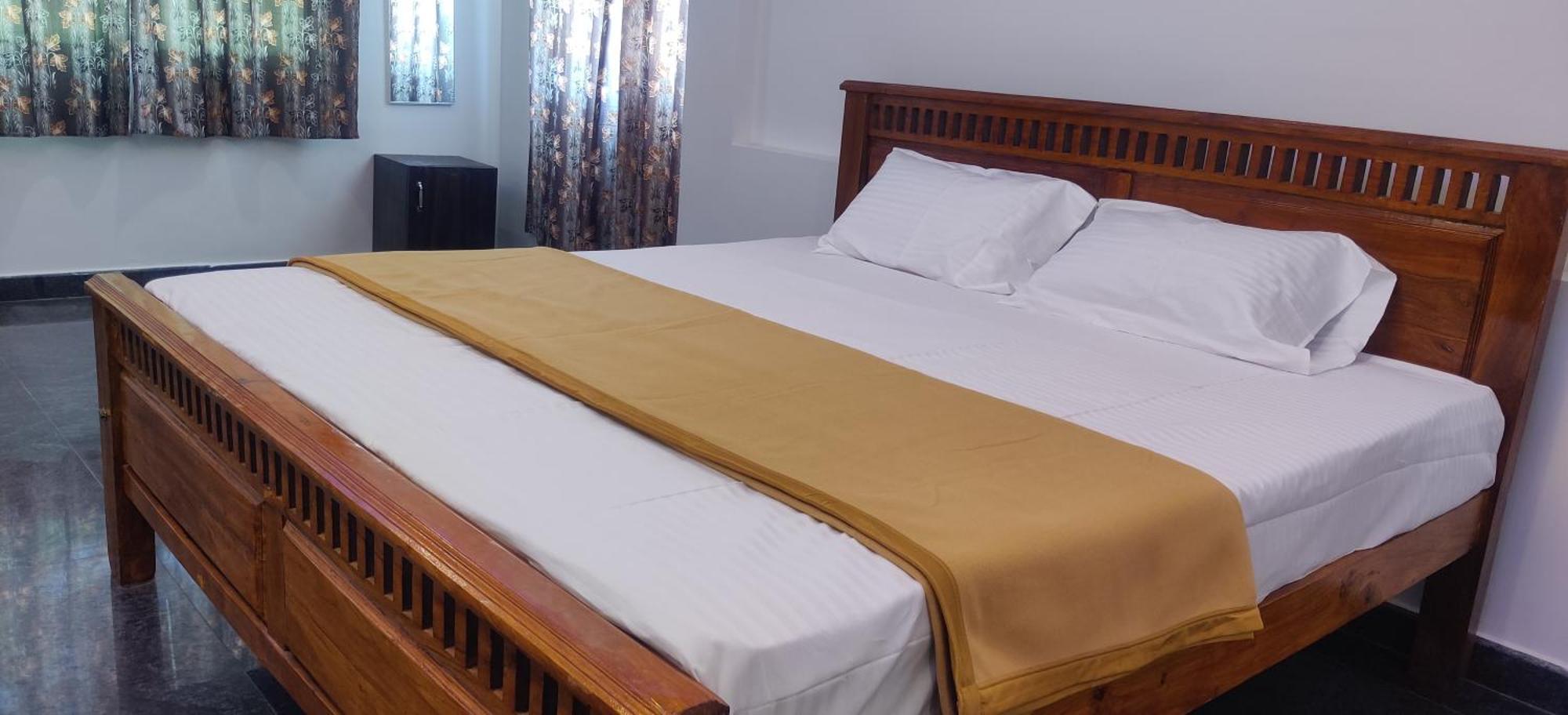 Aadhi Esha Residency Hotel Tiruvannāmalai Екстериор снимка