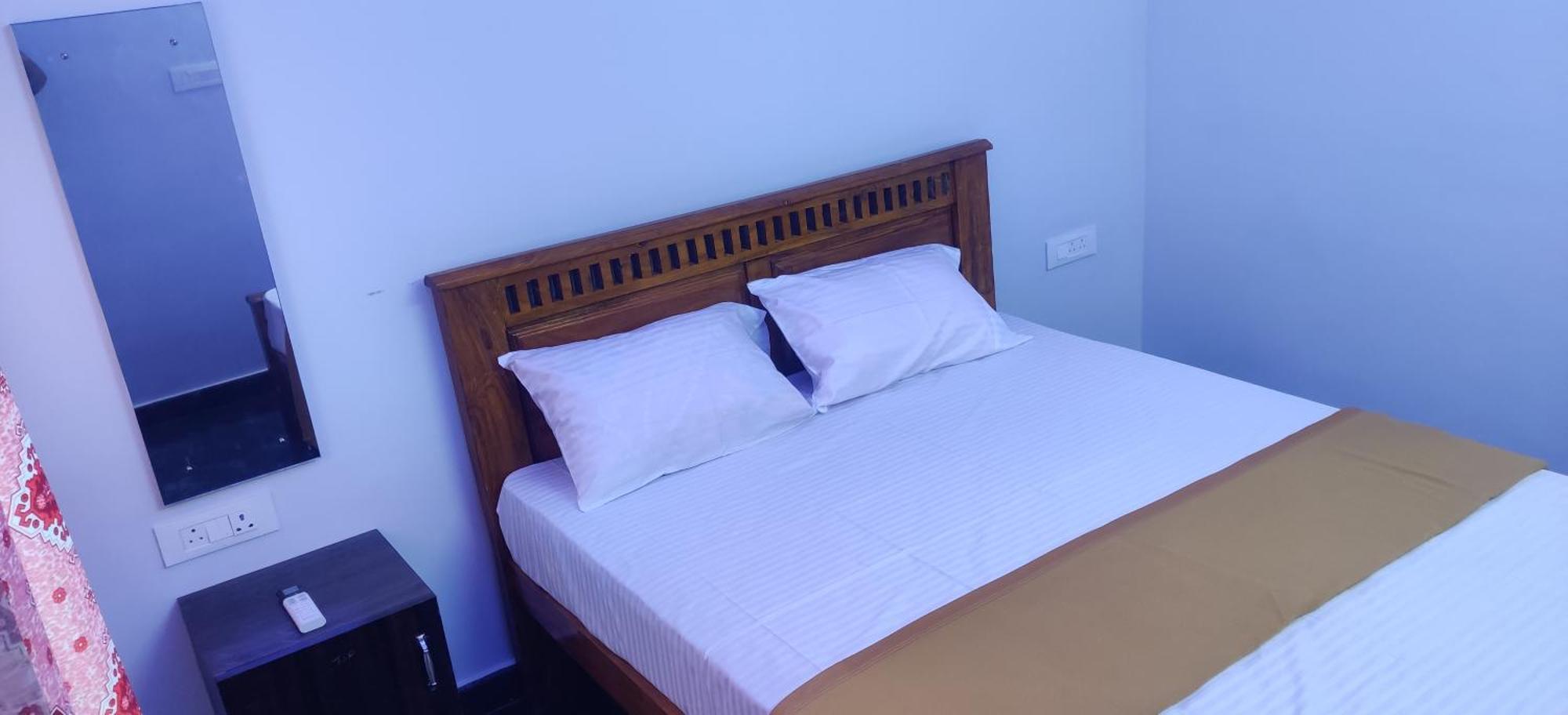Aadhi Esha Residency Hotel Tiruvannāmalai Екстериор снимка